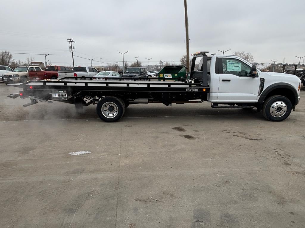 2024 Ford F-600 w/ Century 10S Carrier