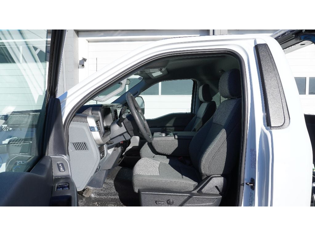 2024 Ford F-600 w/ Century 10S Carrier