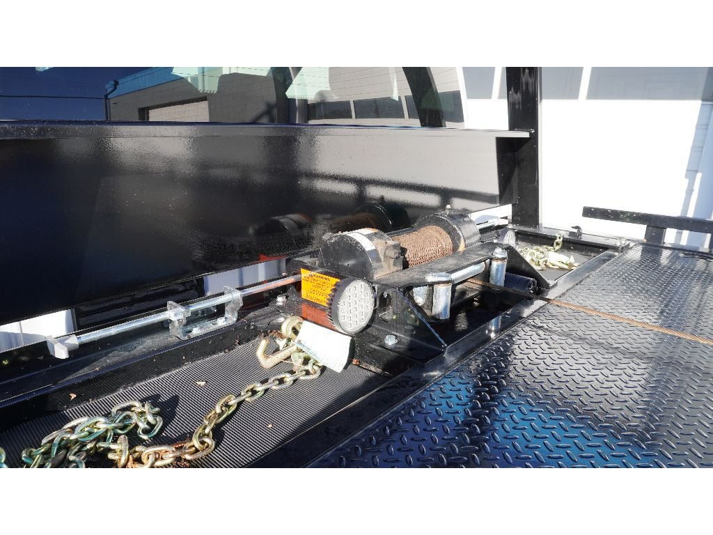 2024 Ford F-600 w/ Century 10S Carrier