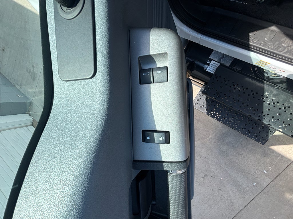 2025 Ford F-650 w/ Century 12S Carrier