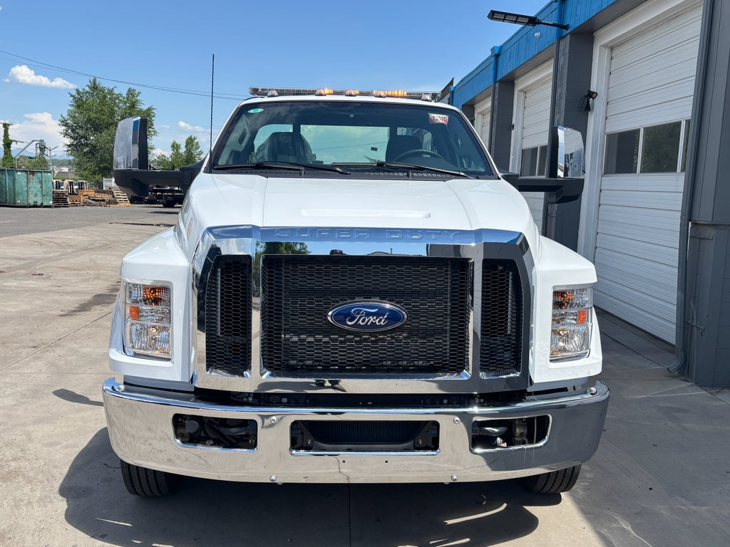 2025 Ford F-650 w/ Century 12S Carrier