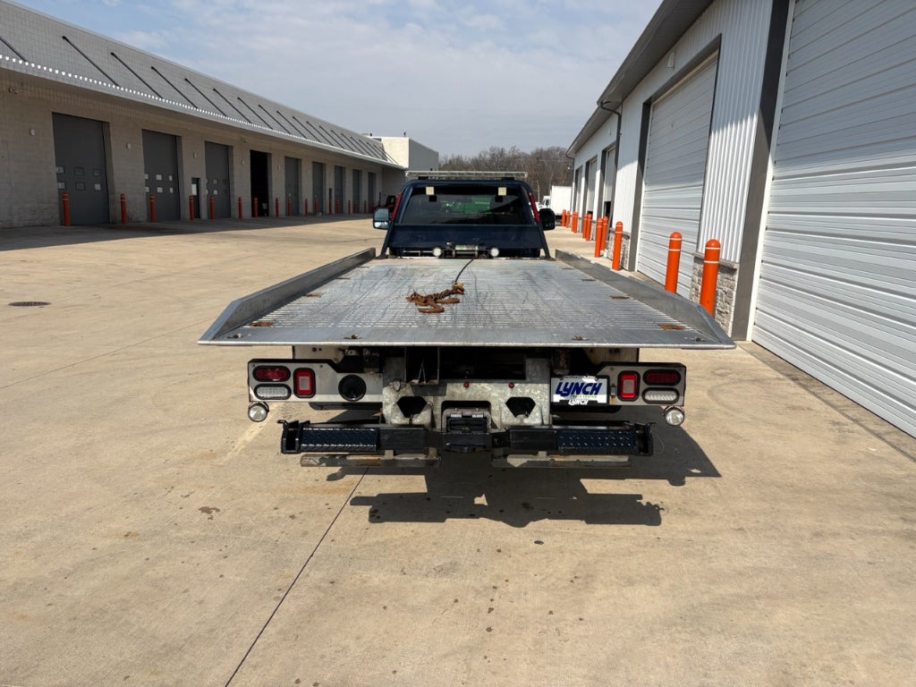 2020 Ford F-550 Super Duty w/ Century 10S Carrier