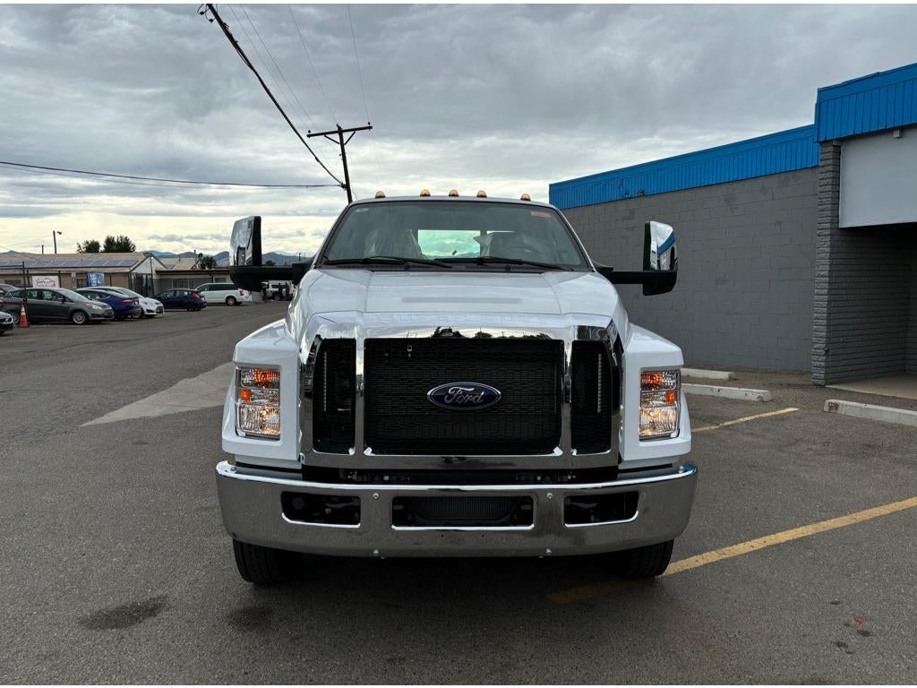 2025 Ford F-750 w/ Century 12S Carrier