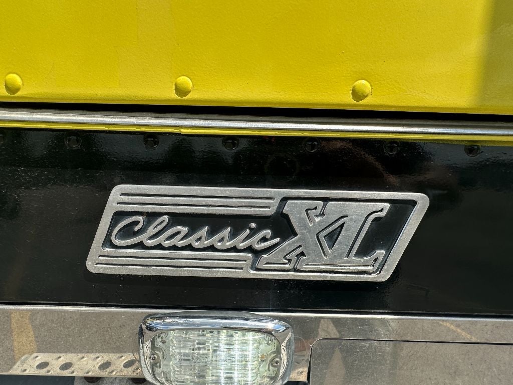 2000 Freightliner Classic XL HOLMES DTU