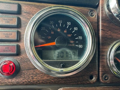 2000 Freightliner Classic XL HOLMES DTU