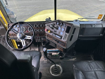 2000 Freightliner Classic XL HOLMES DTU