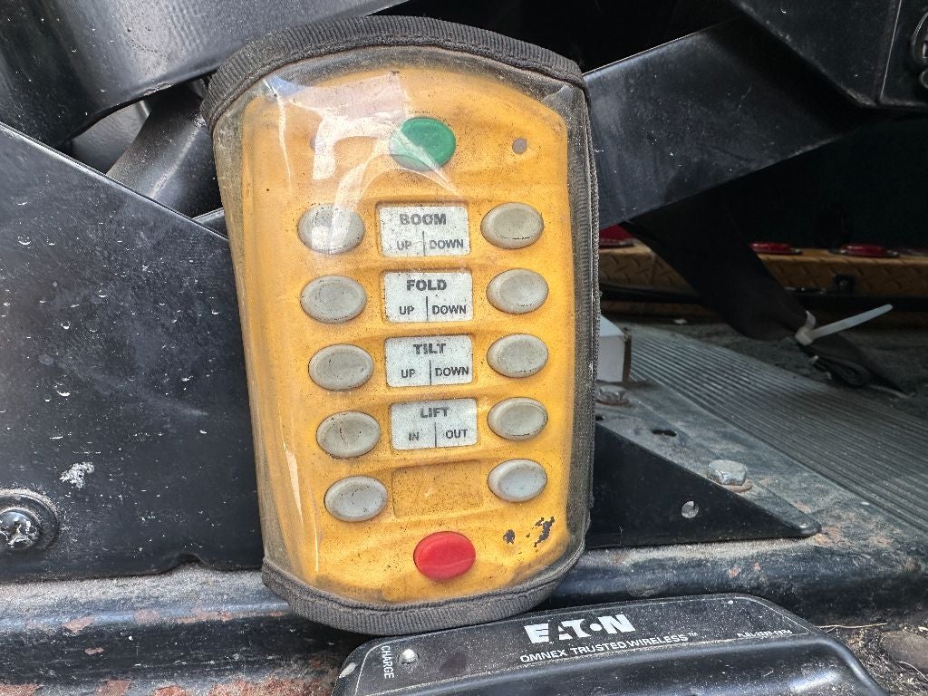 2000 Freightliner Classic XL HOLMES DTU