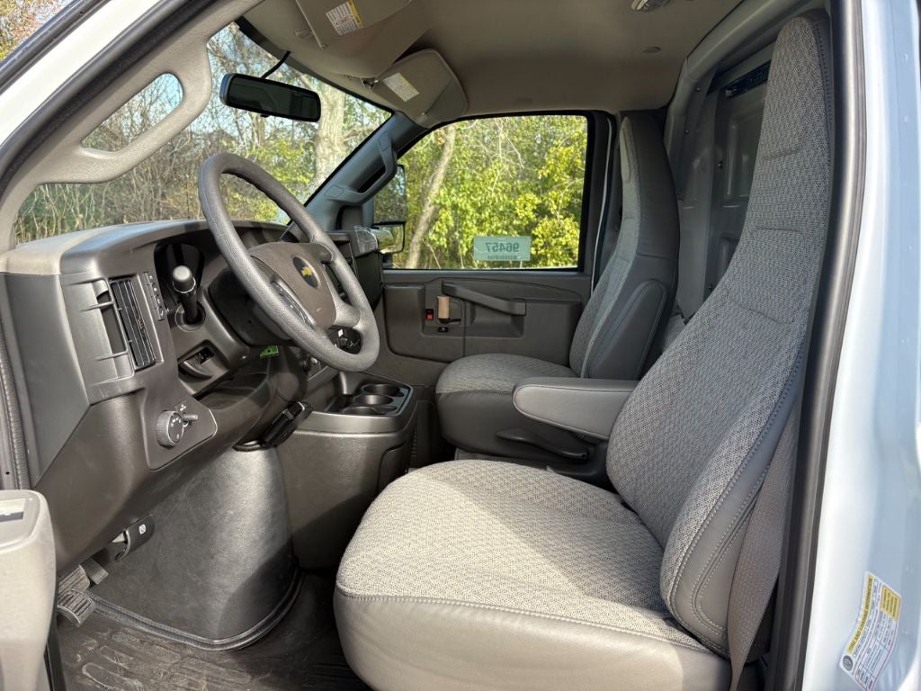 2025 Chevrolet Express 3500 11' Knapheide KUV Body