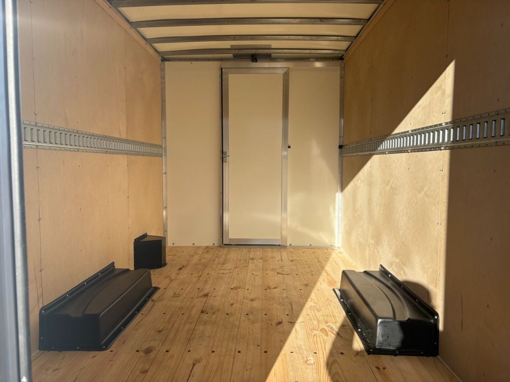 2025 Chevrolet Express 3500 12' Bay Bridge Van Body