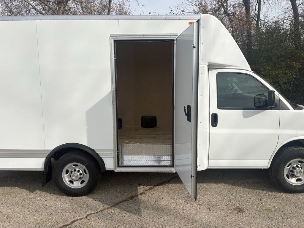 2025 Chevrolet Express 3500 12' Bay Bridge Van Body
