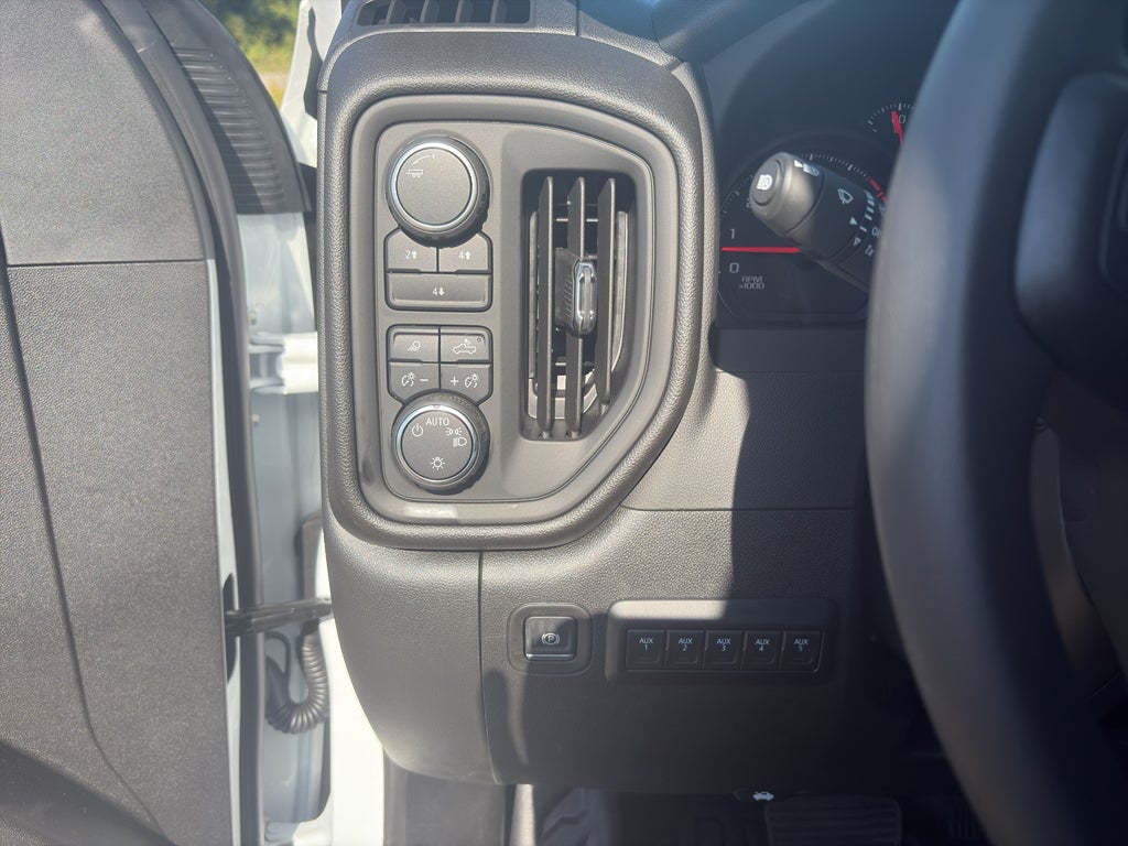 2025 Chevrolet Silverado 3500 9' Monroe Service Body