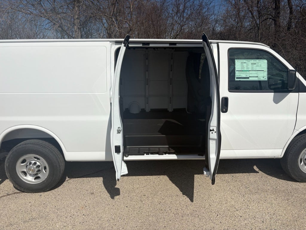 2026 Chevrolet Express 3500 Cargo Van