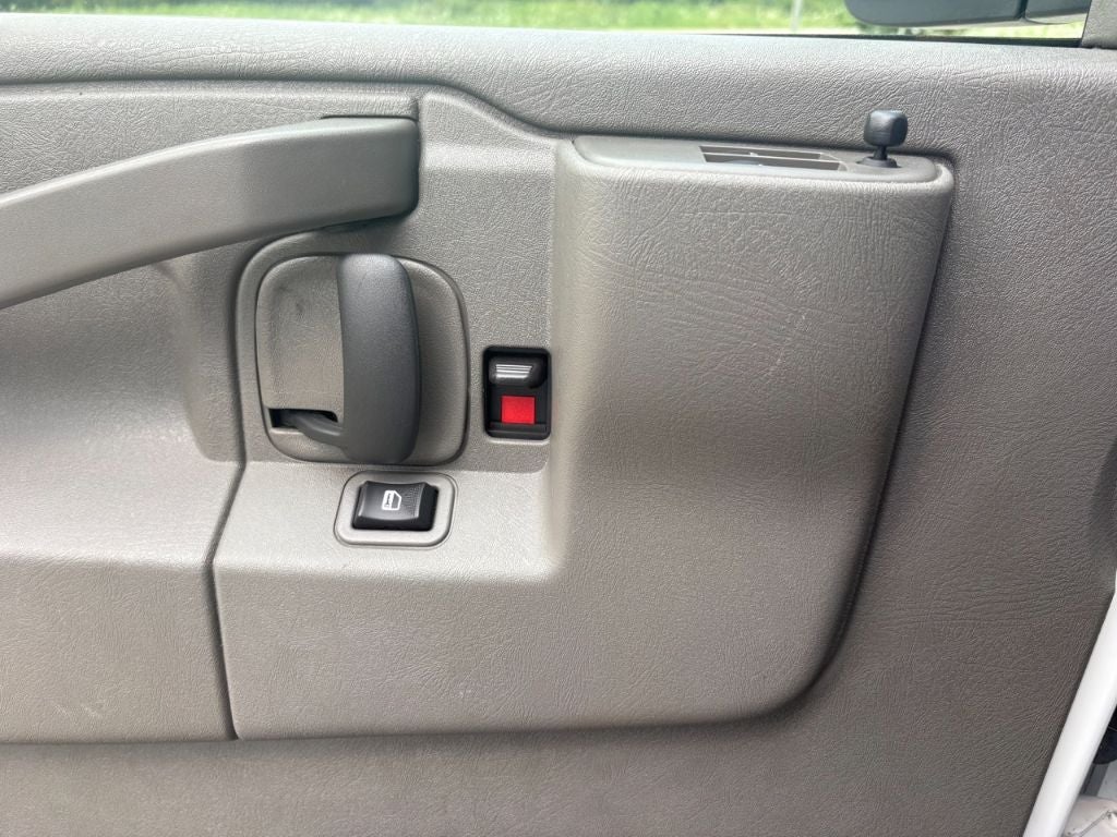 2023 GMC Savana 2500 Cargo Van