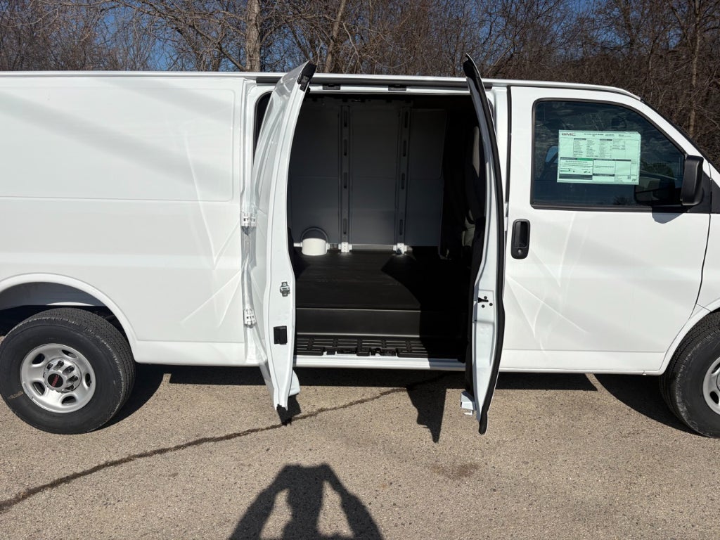 2026 GMC Savana 3500 Cargo Van