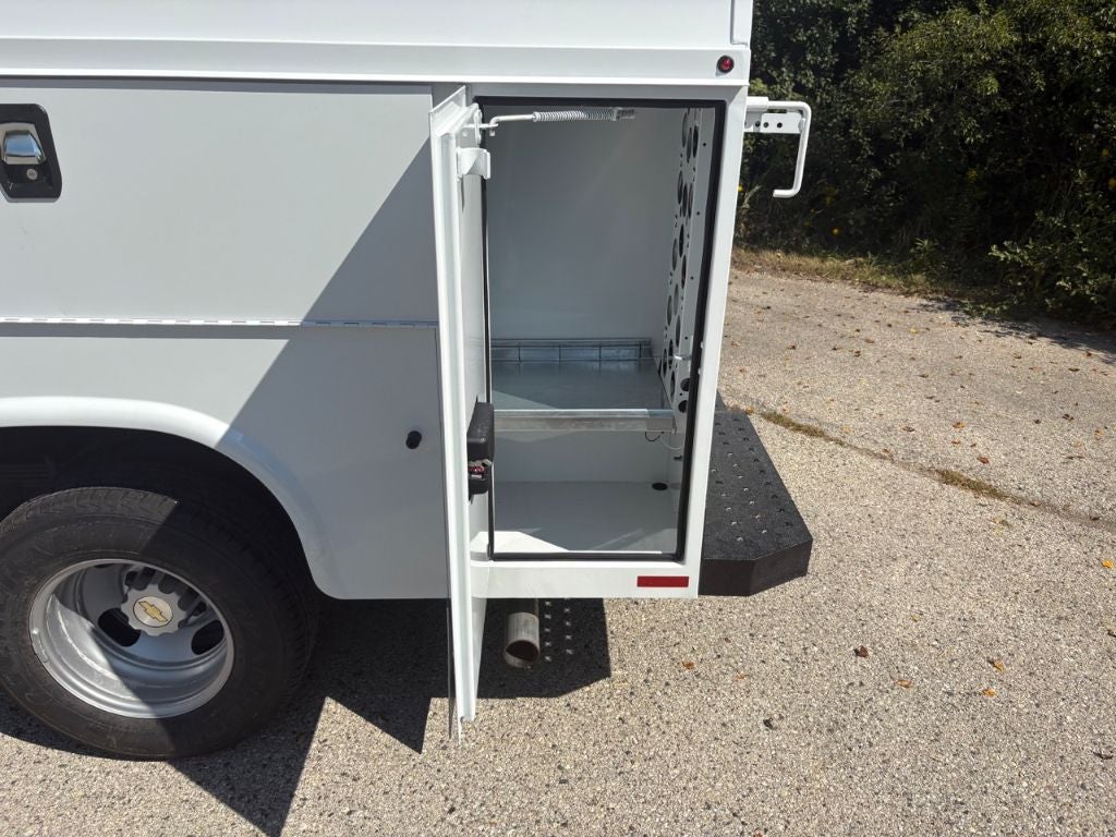 2025 Chevrolet Express 3500 12' Knapheide KUV Body