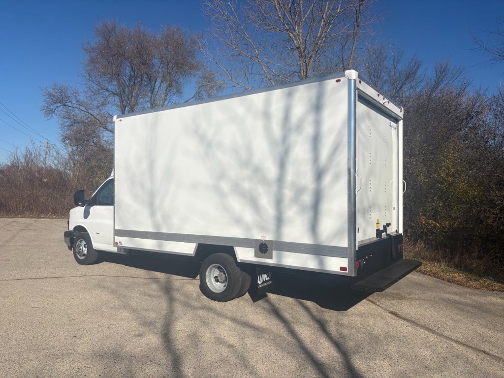 2025 Chevrolet Express 3500 15' Bay Bridge Van Body