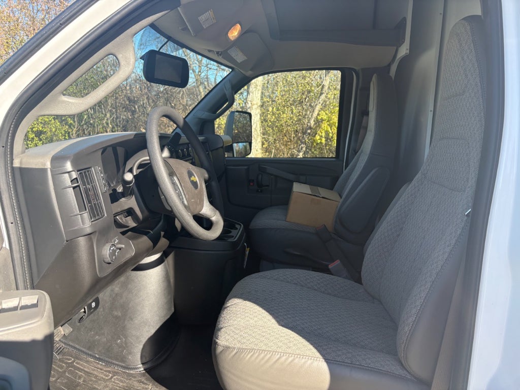 2025 Chevrolet Express 3500 15' Bay Bridge Van Body