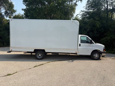 2025 Chevrolet Express 3500 17' Bay Bridge Van Body