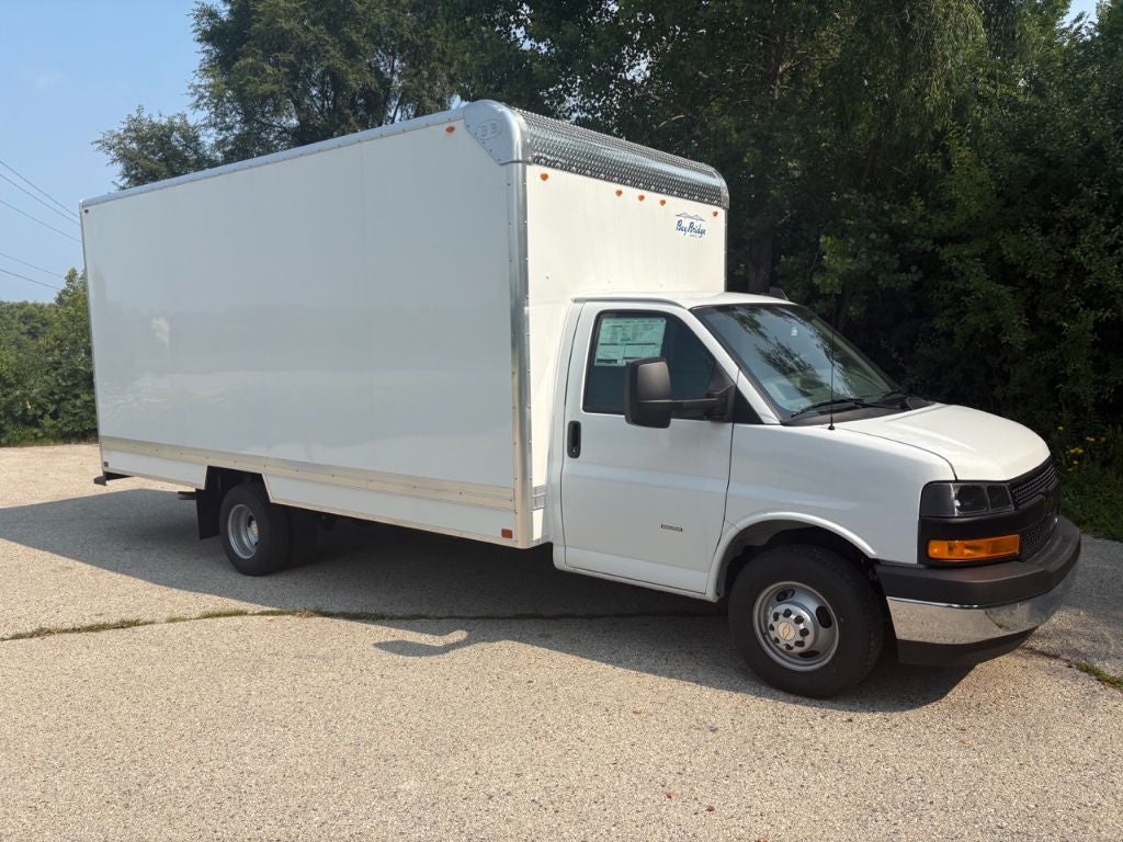 2025 Chevrolet Express 3500 17' Bay Bridge Van Body