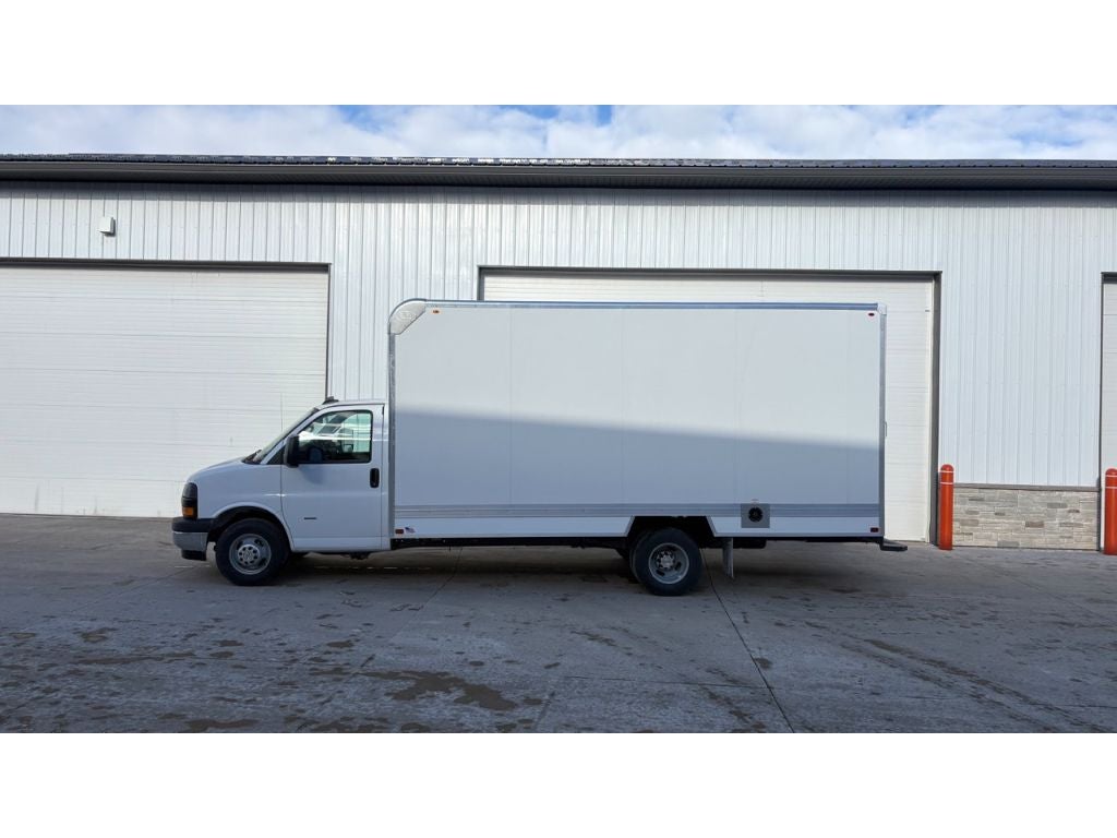 2025 Chevrolet Express 3500 17' Bay Bridge Van Body