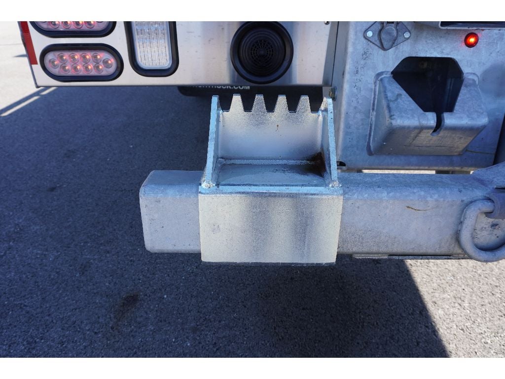 2025 International MV607 WITH A CENTURY 21.5' STEEL / AUTOGRIP