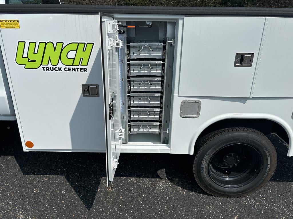 2024 Chevrolet Silverado 5500HD GM515 11' Reading Service Body