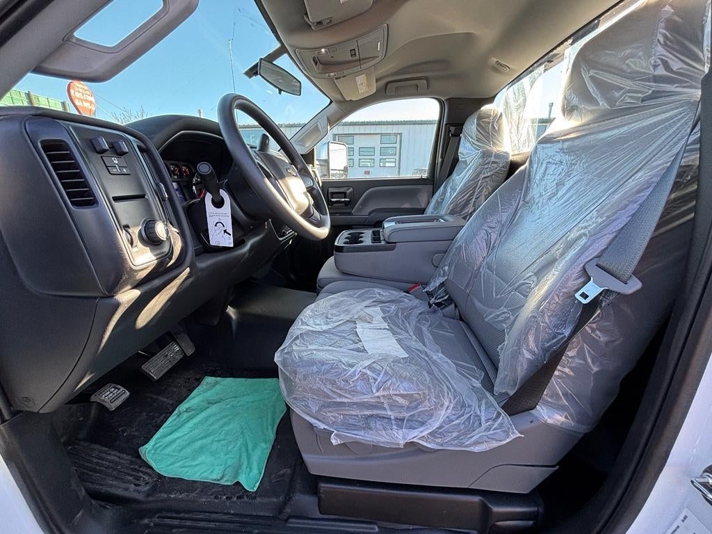 2023 Chevrolet Silverado 6500HD GM515 w/ Century 10S Carrier