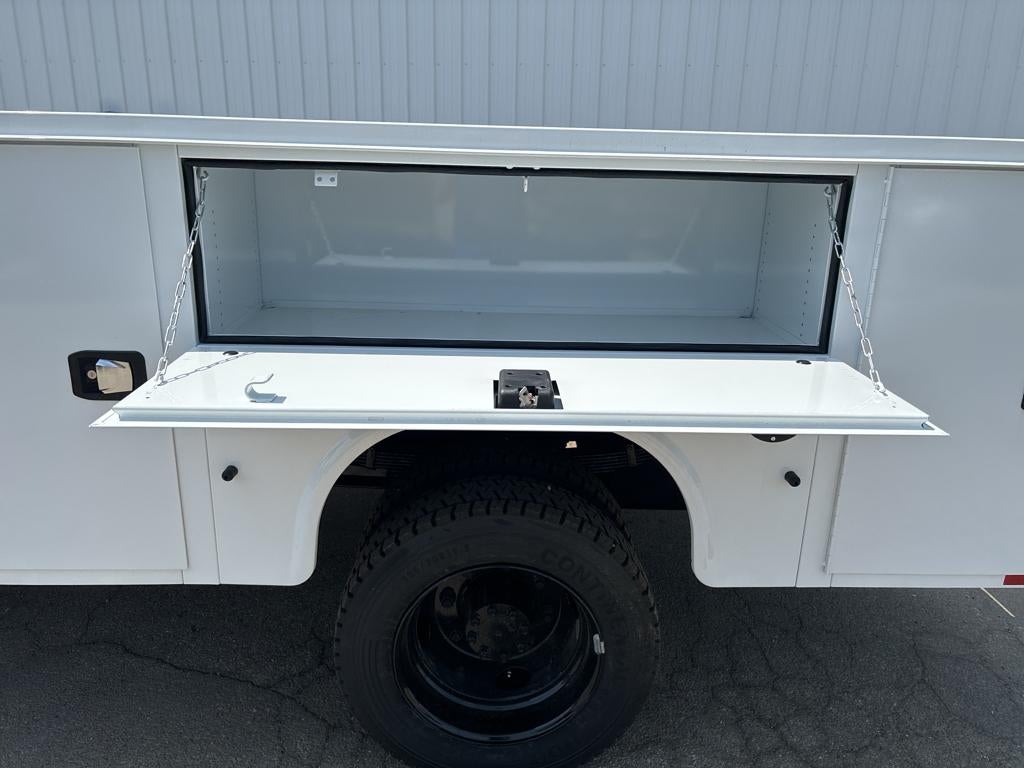 2023 Chevrolet Silverado 5500HD 5500 4x4 11' Knapheide Service Body