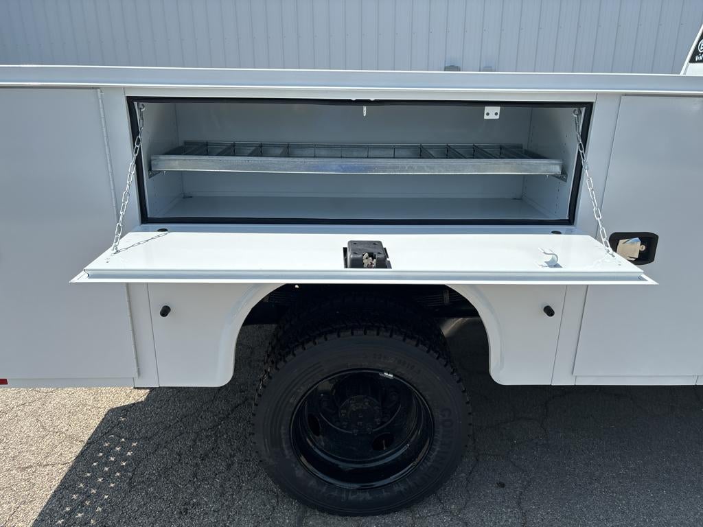 2023 Chevrolet Silverado 5500HD 5500 4x4 11' Knapheide Service Body