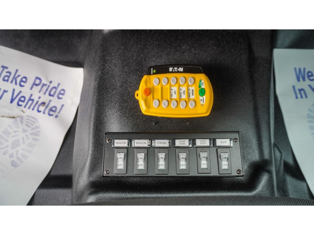 2023 Chevrolet Silverado 6500HD GM515 w/ Century 2465 12-ton wrecker