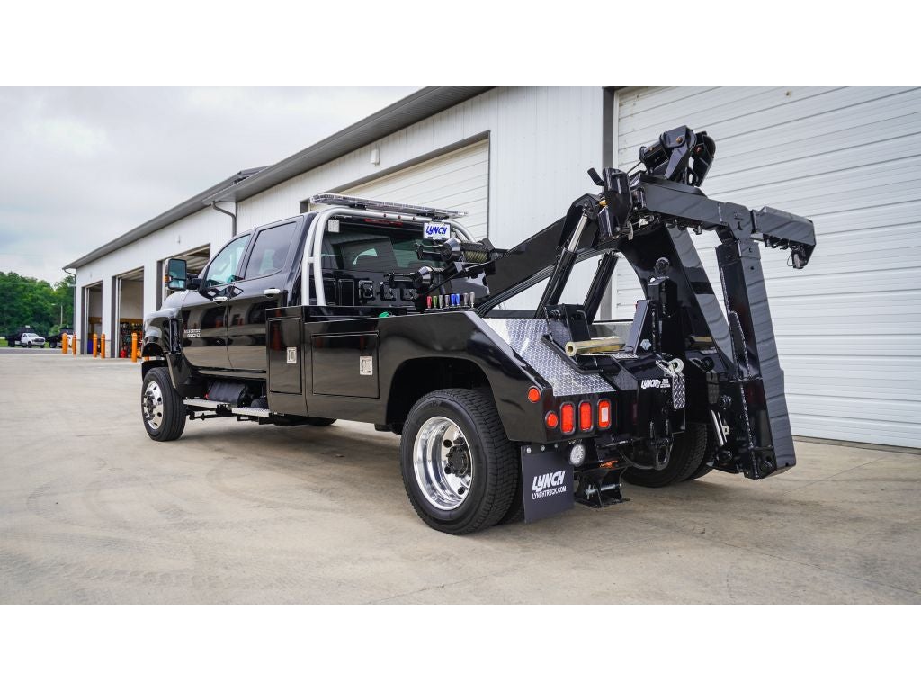 2023 Chevrolet Silverado 6500HD GM515 w/ Century 2465 12-ton wrecker