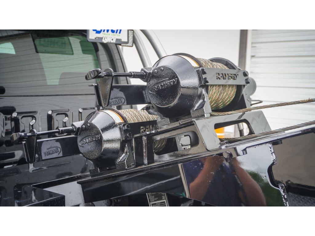 2023 Chevrolet Silverado 6500HD GM515 w/ Century 2465 12-ton wrecker