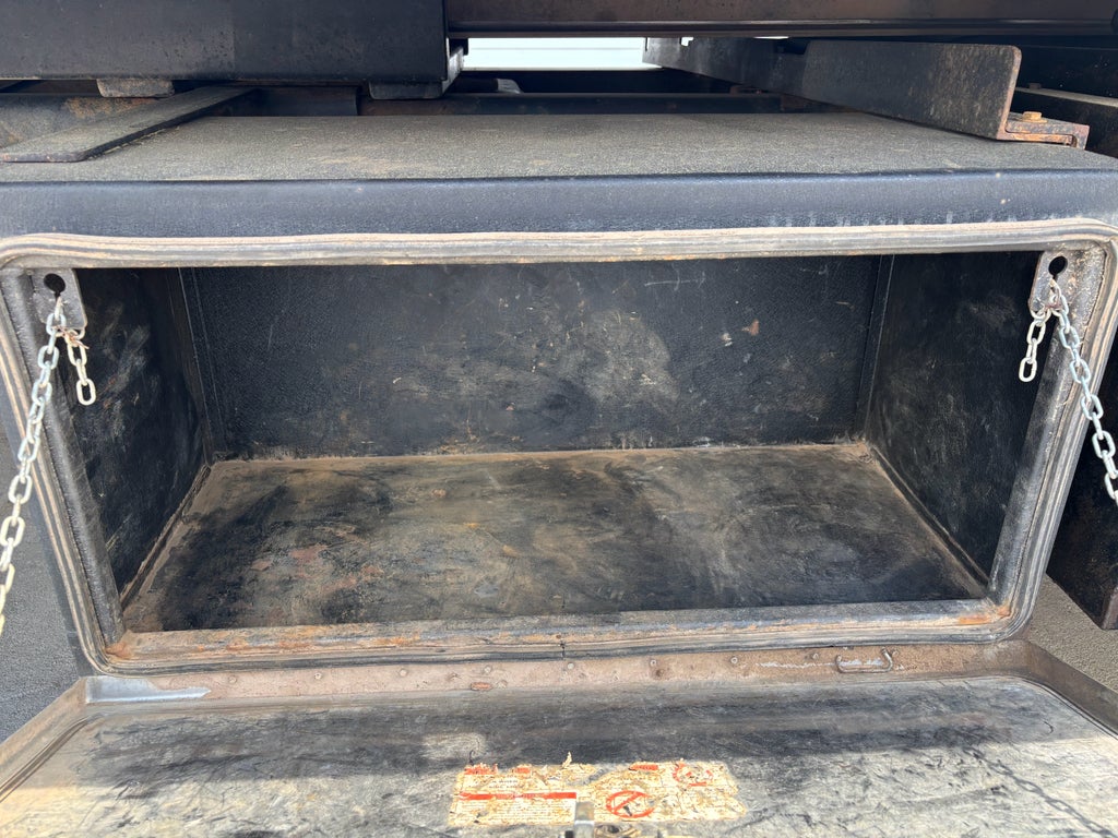 2001 International 4700 MV EC