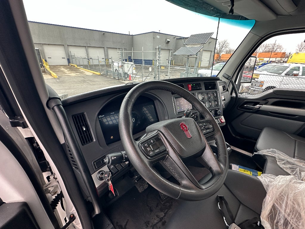 2025 Kenworth T880 CENTURY 28.5' WOOD INDUSTRIAL