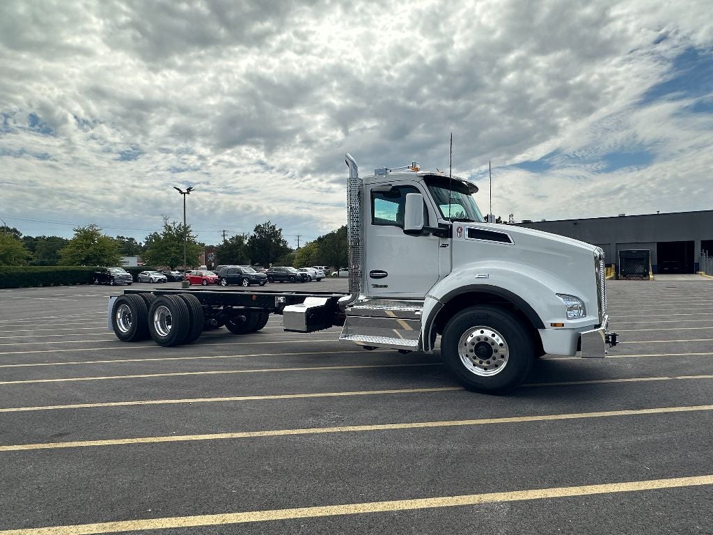 2025 Kenworth T880 CENTURY 28.5' WOOD INDUSTRIAL