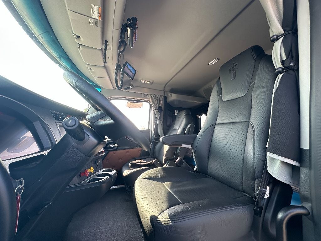 2025 Kenworth T880 WITH A CENTURY 9055XL