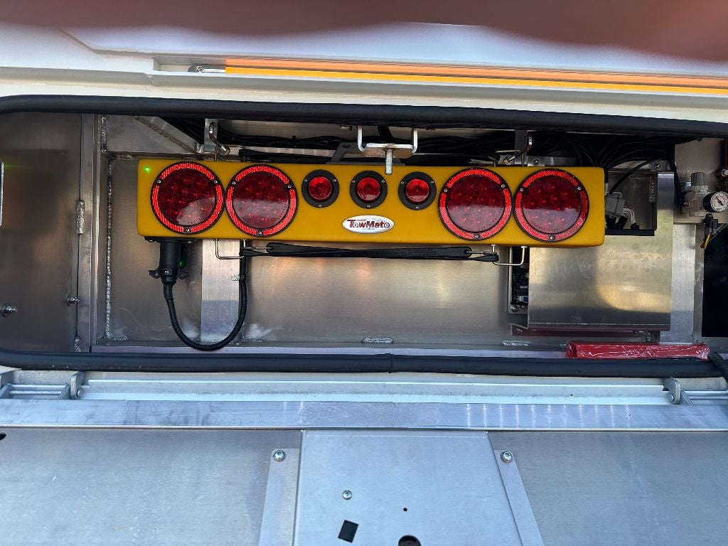 2025 Kenworth T880 WITH A CENTURY 9055XL