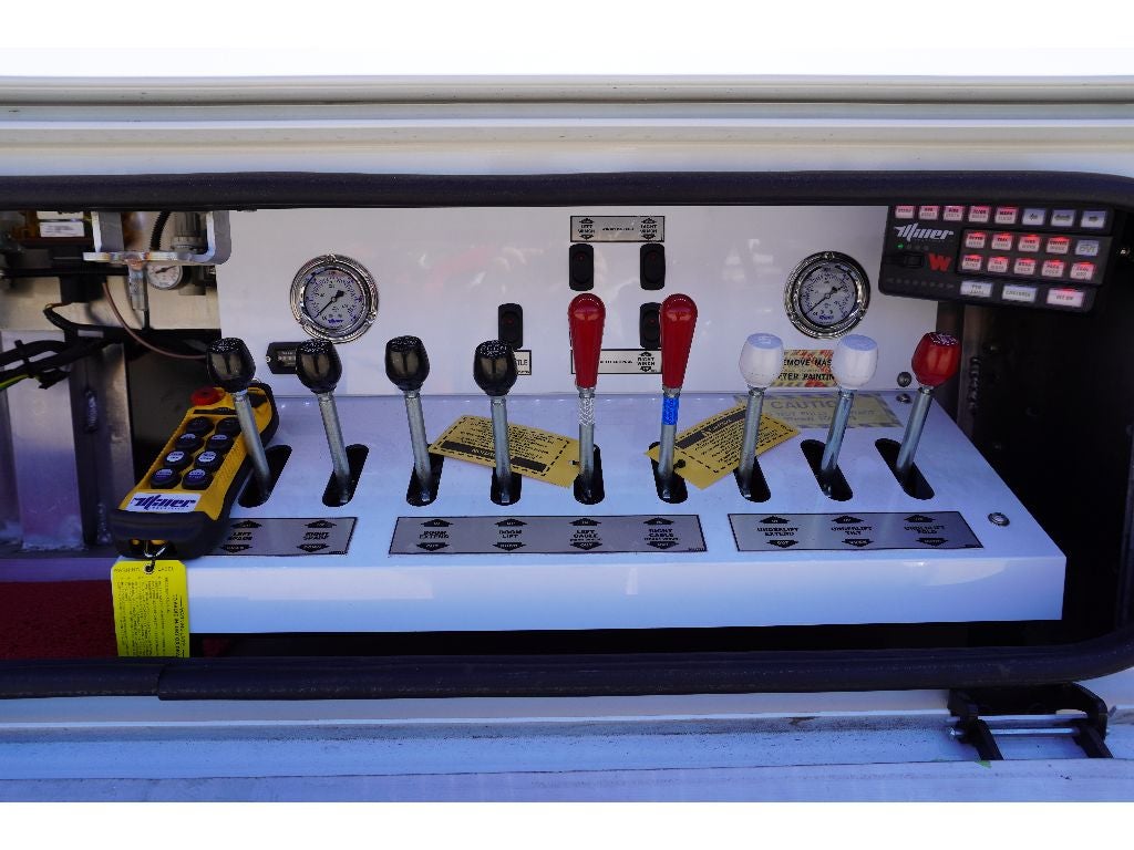 2024 Peterbilt 579 w/ Century 5130 Wrecker