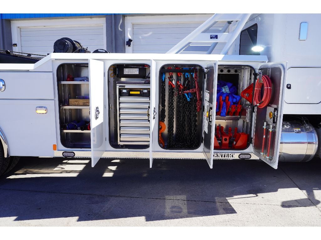 2024 Peterbilt 579 w/ Century 5130 Wrecker