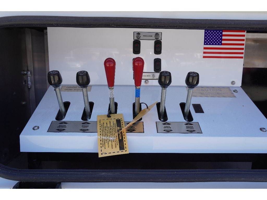 2024 Peterbilt 579 w/ Century 5130 Wrecker