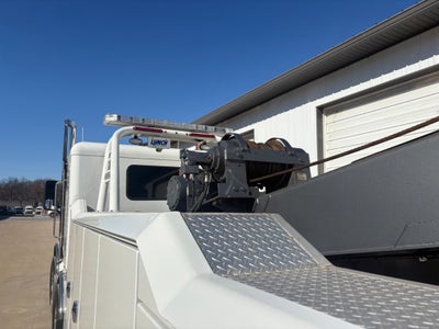 2021 Peterbilt 567 w/ Century 9055XL Wrecker