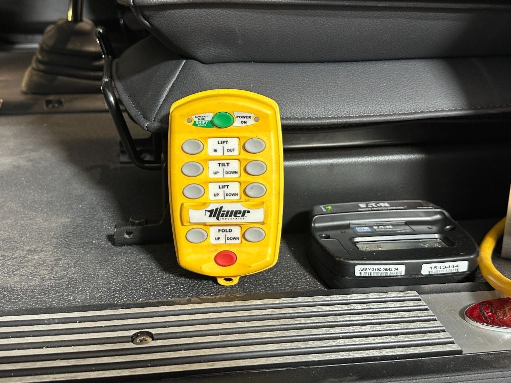 2025 Peterbilt 589 589 WITH A CENTURY 1150