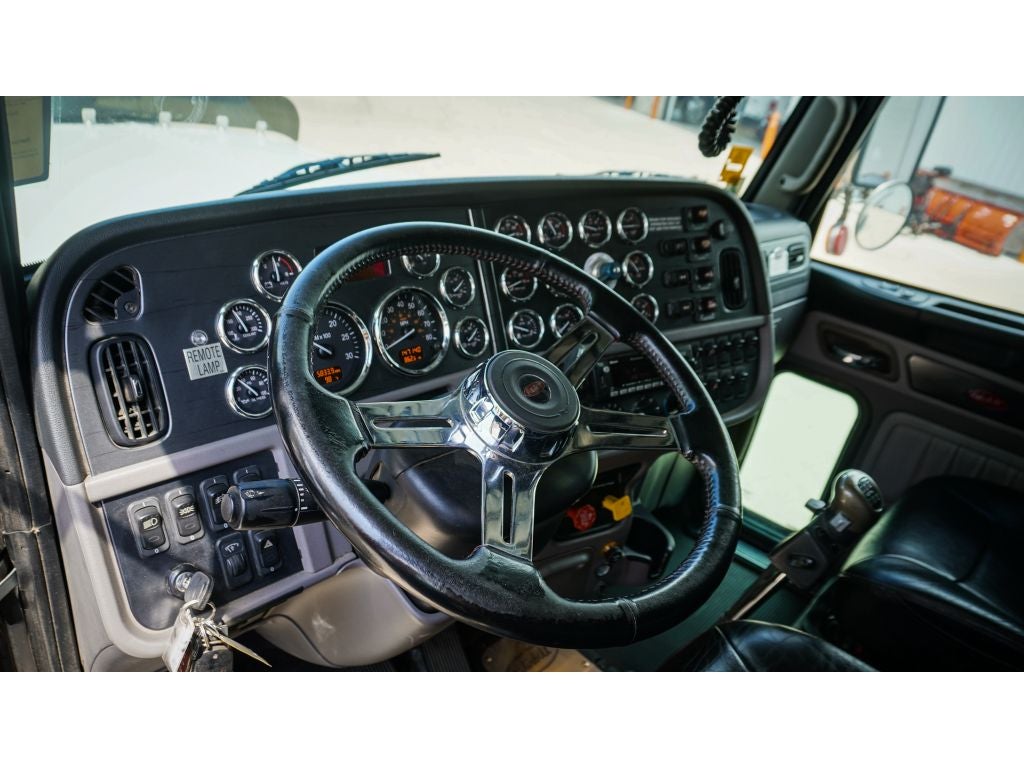 2022 Peterbilt 389 w/ Century 9055XL Wrecker