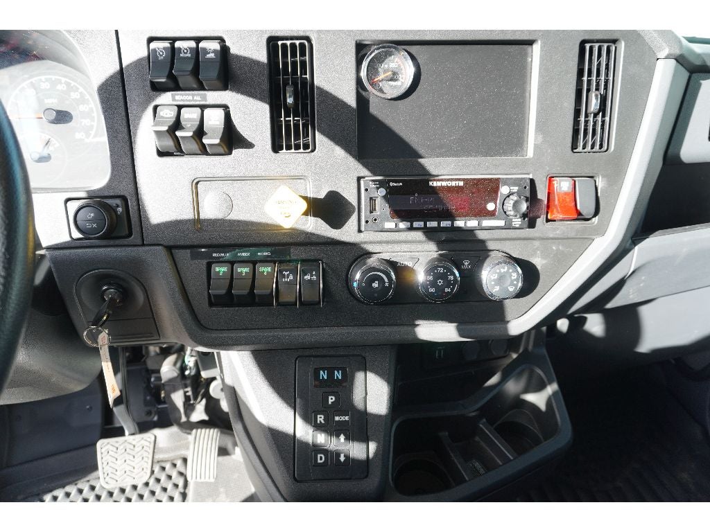 2025 Kenworth T280 BASIC