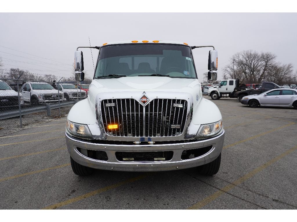 2016 International 4300 MA025 WITH A CENTURY 21.5' STEEL CARRIER