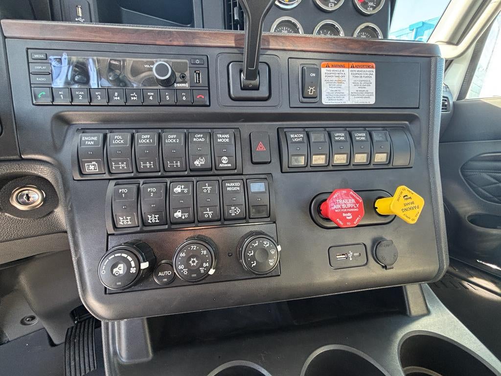 2025 International HX520 w/ Century 30S Industrial Carrier