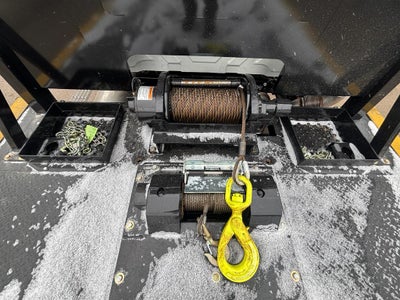 2025 International HX520 w/ Century 30S Industrial Carrier