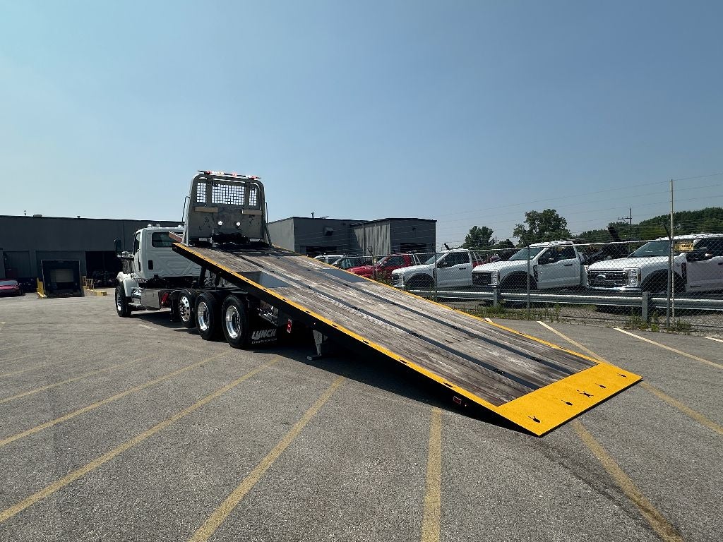 2025 International HX CENTURY 28.5' WOOD INDUSTRIAL