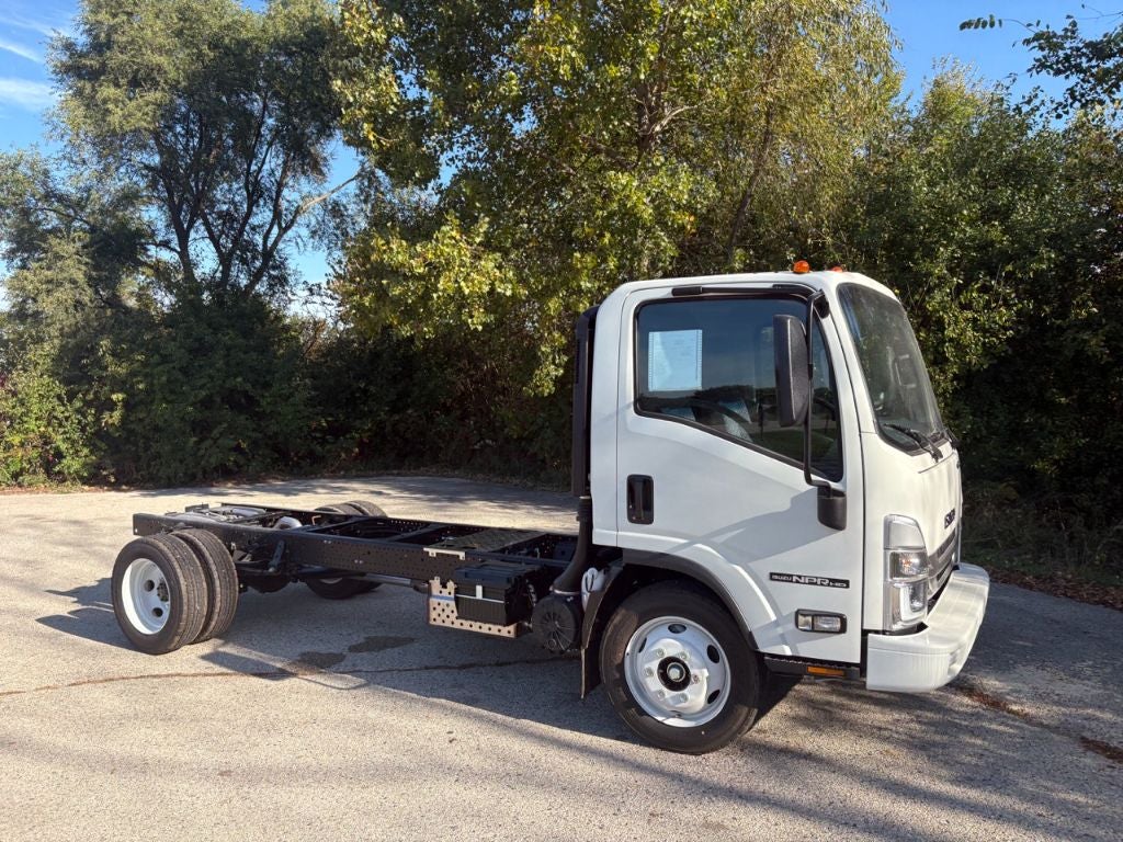 2025 Isuzu NPR-HD Morgan Van Body
