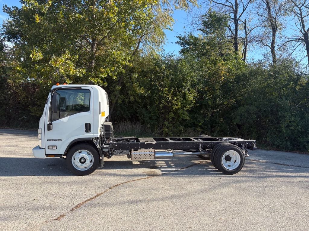 2025 Isuzu NPR-HD Morgan Van Body